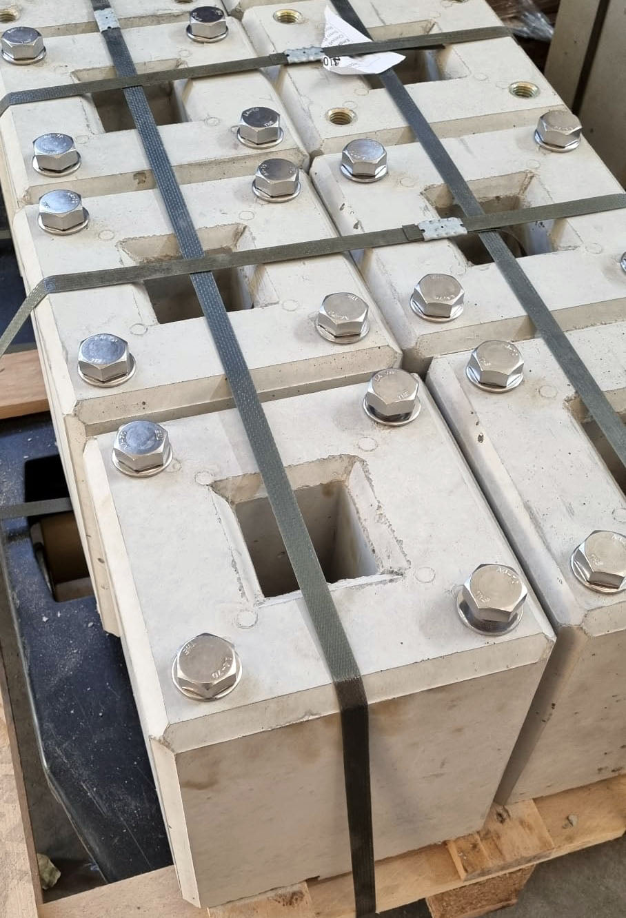Fondazione in calcestruzzo pronta specificatamente adatta per Original Easee Base 1-Way, 2-Way, 4-Way (90322)