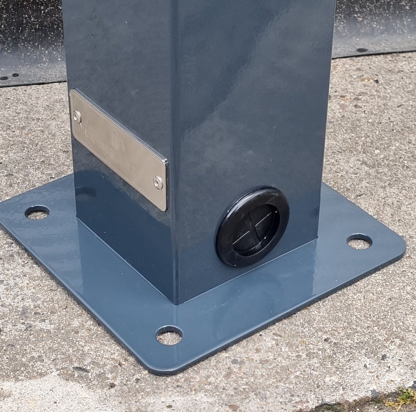 Doppia stazione di ricarica "DUO" specifica per wallbox ABL EMH1 - stele - base - supporto