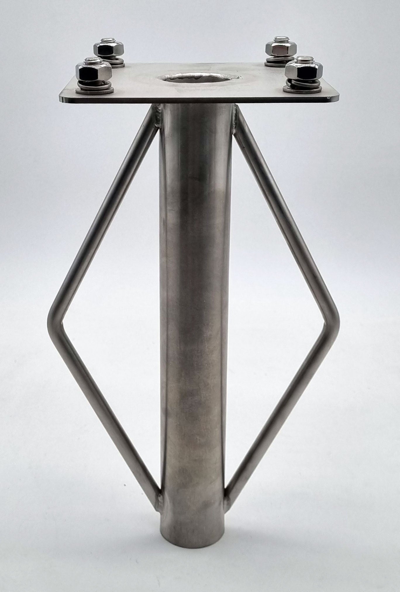 Base di montaggio a pavimento adatta per DIE-Ladesäule.de da cementare (dimensioni: 300x140x140mm - diametro del tubo 40mm)